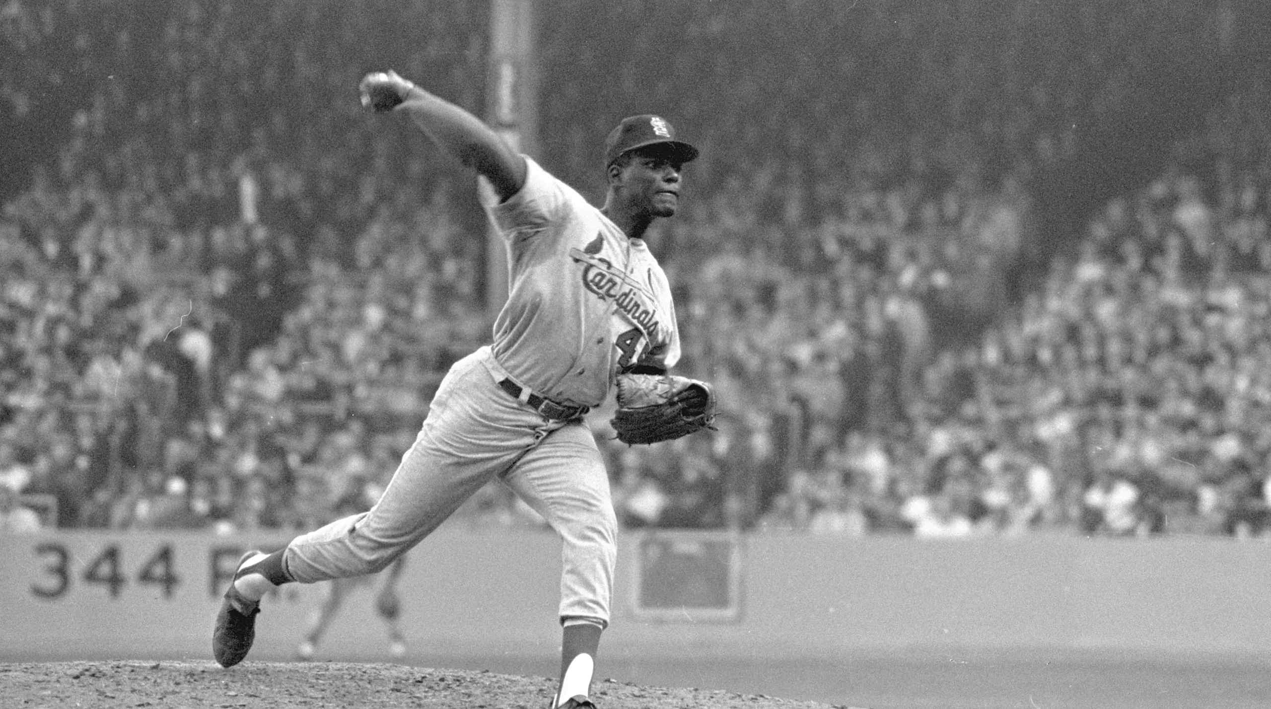 Bob Gibson throwing a pitch for the Cardinals.